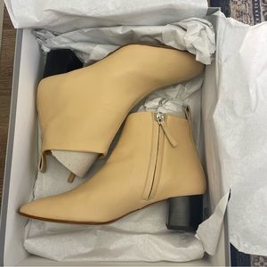 New in box Everlane Day Boot (ECRU)